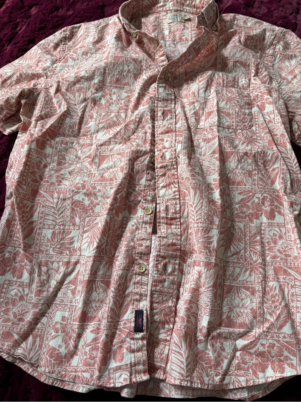 Faherty Button-Down Floral Print  Camp Shirt in Coral and white size medium